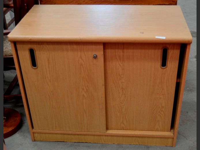 OAK FOIL SLIDING DOOR CREDENZA, 90 x 50 x 73cm