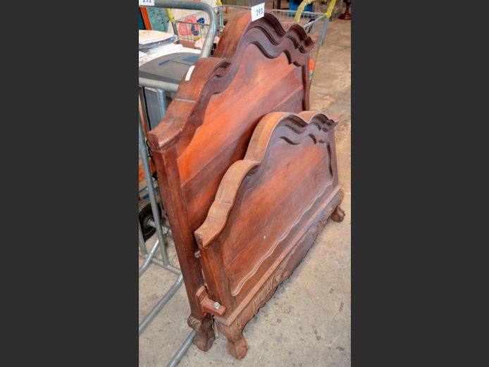 STINKWOOD BALL & CLAW SINGLE HEAD- & FOOTBOARD