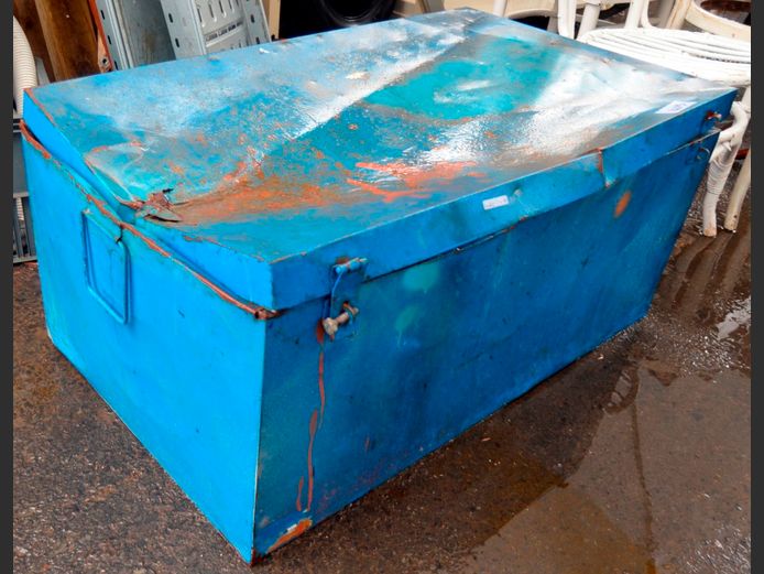 BLUE METAL TRUNK, 100 x 59 x 47cm [Dented, Rusty]