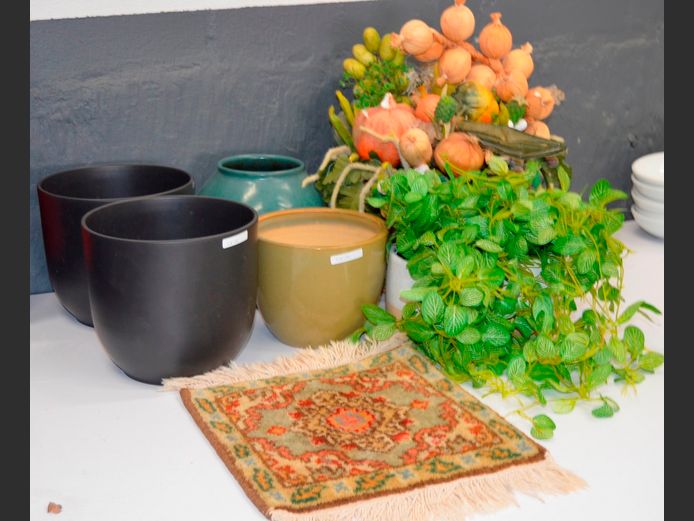 CERAMIC PLANTERS, EVERLASTING FLOWERS & VEGETABLES, etc