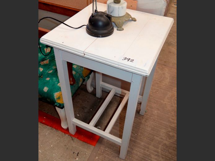 WHITE PAINTED OCCASIONAL TABLE, 47 x 45 x 73cm [Top splitting]