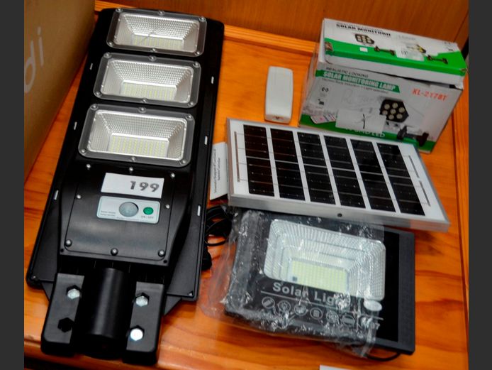 ASSORTED SOLAR LIGHTS [Untested]