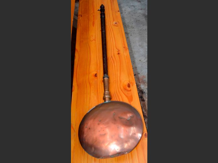 ANTIQUE COPPER BED WARMER, 137cm Long