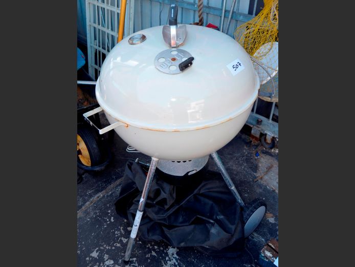 WEBER BRAAI WITH COVER