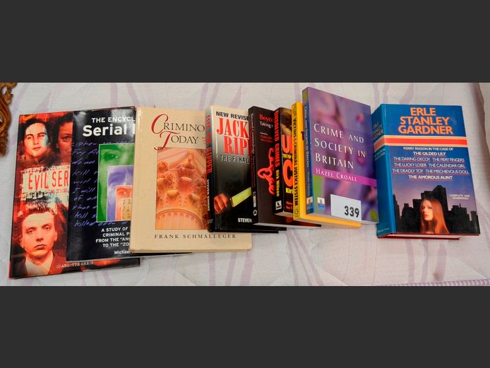 BOOKS: ENCYCLOPEDIAS OF SERIAL KILLERS, JACK THE RIPPER, UNFOLD CRIME, etc