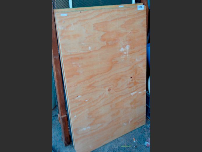 LOT: 3 x PLYWOOD BOARDS, 122 x 80cm