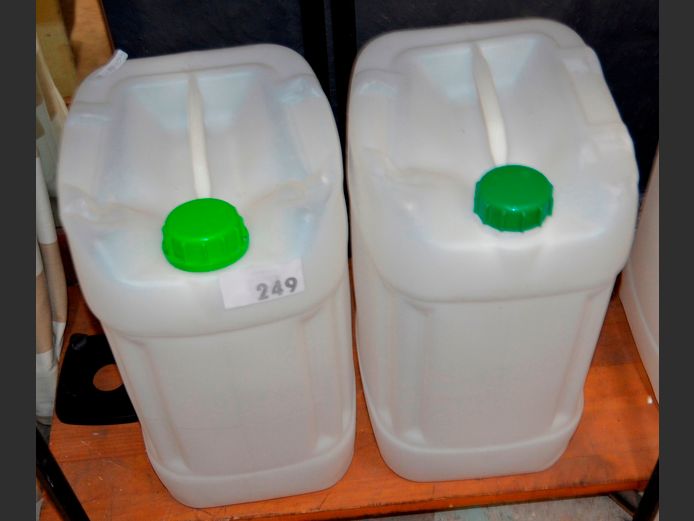 PAIR WHITE 20 LITRE PLASTIC CONTAINERS