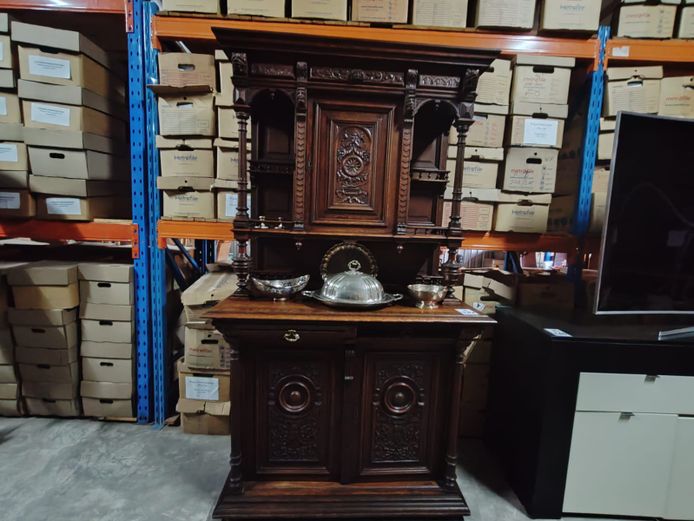 Antique Sideboard & Décor Items (STC)