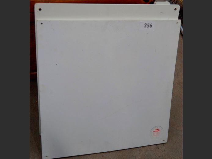 LOT: 2 x ECONOHEAT WALL PANEL HEATERS, 60 x 60cm [Untested]