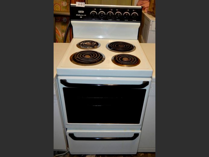 DEFY KITCHENAIRE 620 4-PLATE STOVE [Untested, cooker plug]