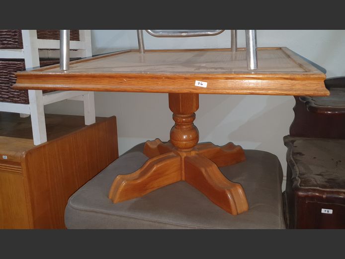 OAK SQUARE COFFEE TABLE ON PEDESTAL BASE, 74 x 74 x 45cm