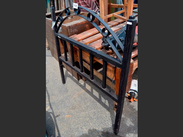 BLACK METAL SINGLE HEADBOARD [Damaged] [#: 403512981]