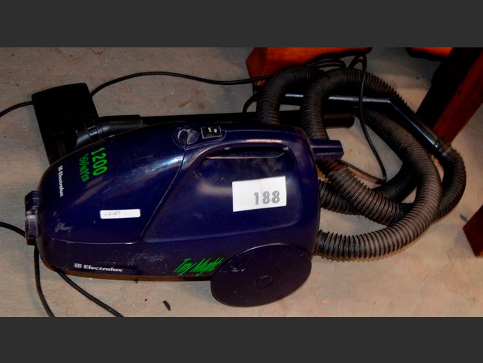 ELECTROLUX 1200W TINY MIGHT VACUUM CLEANER WITH PIPES & ATTACHMENTS [Switches on, untested further]