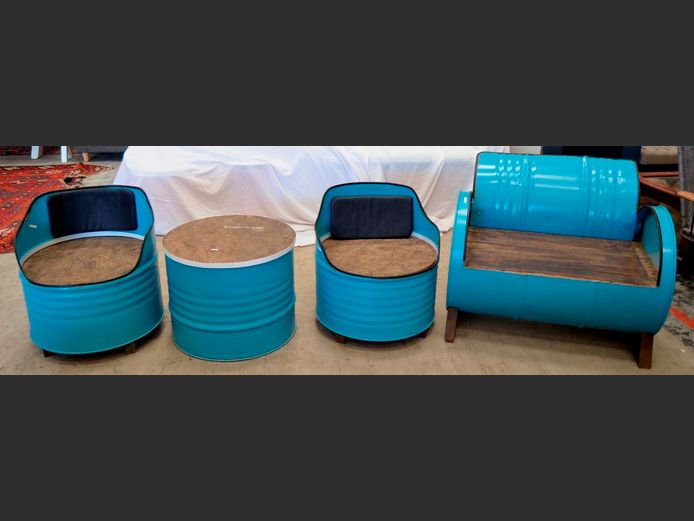 BLUE PAINTED 3-PIECE, 4-SEATER DRUM PATIO SET WITH MATCHING COFFEE TABLE