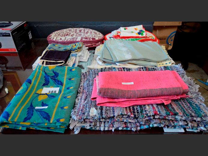 TABLECLOTHS, NAPKINS, PLACEMATS, etc