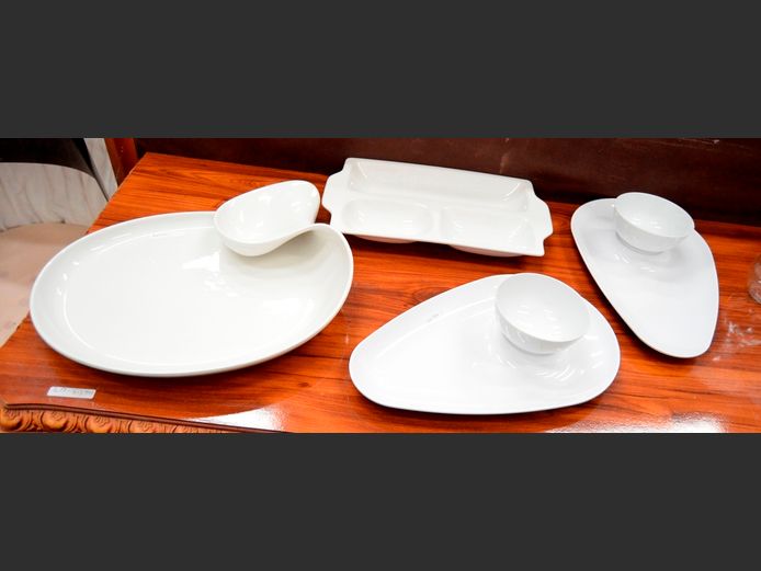 LOT OF 4 WHITE CERAMIC SNACK PLATTERS	