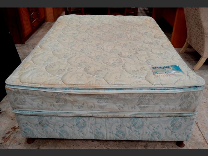 EDBLO DOUBLE BED BASE & MATTRESS SET [Stained, needs a clean, no feet]