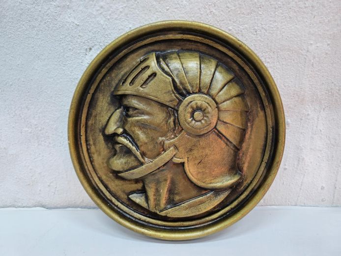 Vintage-Style Resn Metallic Knight Profile Relief Wall Plaque