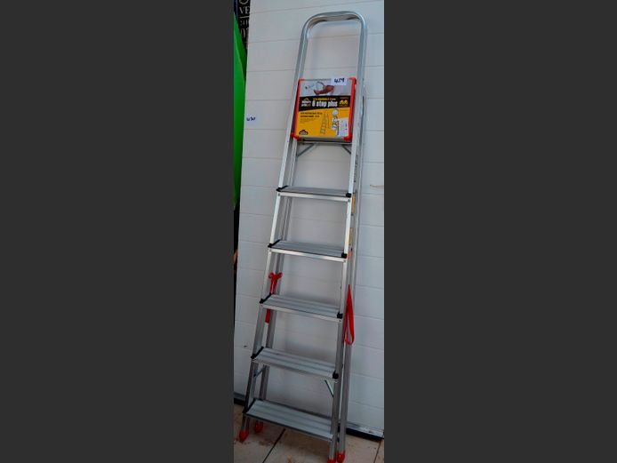 ALUMINIUM 1.8m, 6-STEP LADDER