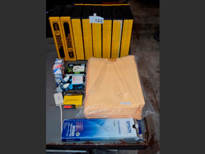 COLLECTION NATIONAL GEOGRAPHIC MAGAZINES, TIDY FILES, PRINTER CARTRIDGES, etc