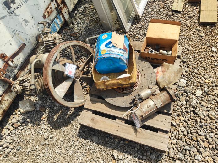 STARTER, COMPRESSOR HEAD AND LOT SPARES