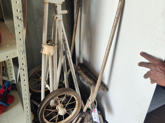 LOT GOLF TROLLEYS