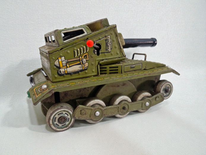 Rare 1950s Japanese Tin Litho Artillery Tank – All Original