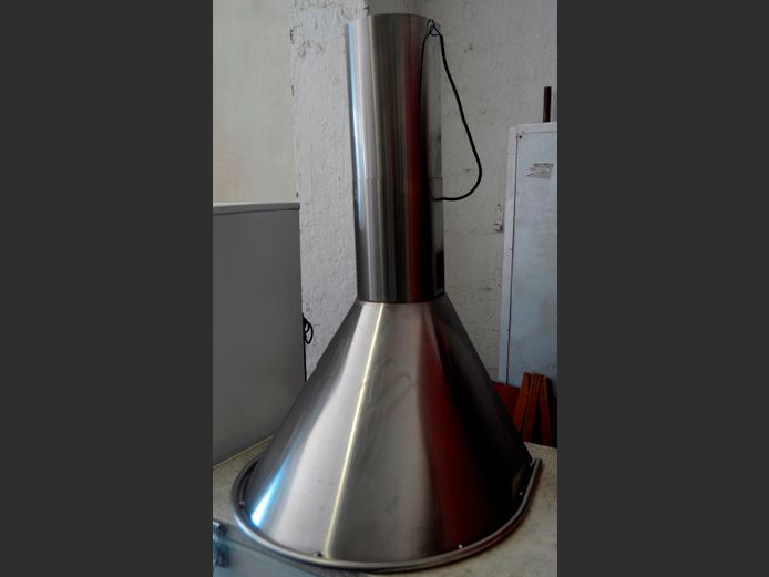 STAINLESS STEEL DOMESTIC EXTRACTOR WITH FLUE, 60 x 52 x 92cm [Untested]