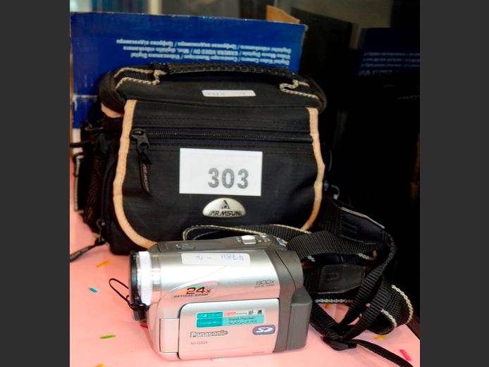 PANASONIC HANDY CAM WITH BAG [Untested]