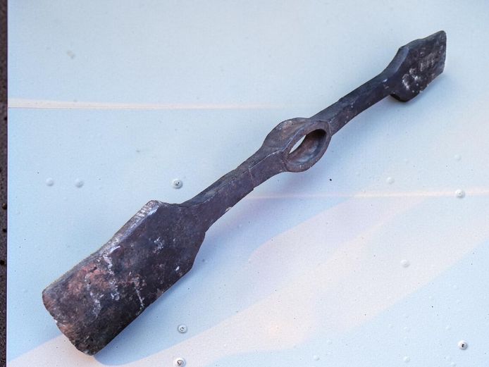 Antique Hand-Forged Iron Dual-Sided Pick Head