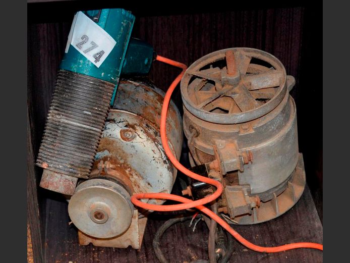 LOT: HEAT GUN & 2 x ELECTRIC MOTORS [Switches on, Untested further]