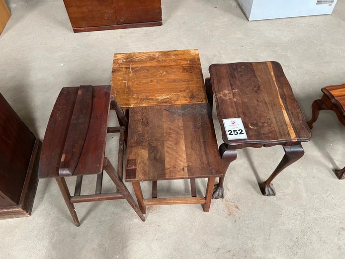 Lot side tables