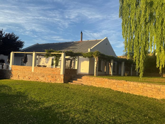 2 Nights self-catering accommodation for 6 to 8 people on Weltevreden Farm | Howard and Judi Sheard