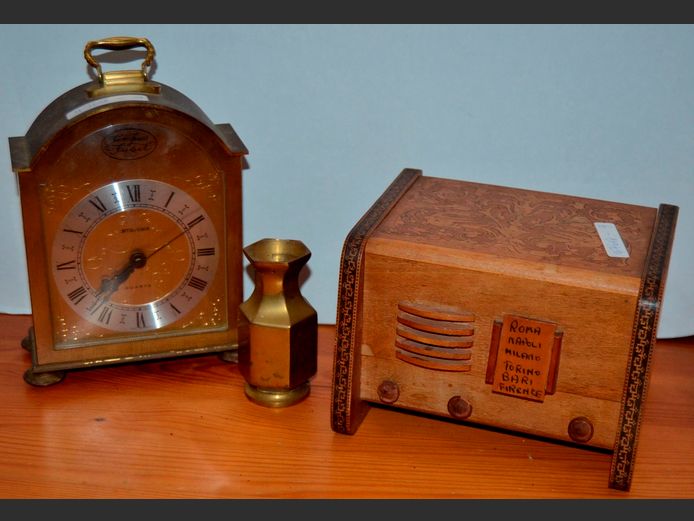 LOT: STAIGER TEMPUS FUGIT BRASS CLOCK, 13 x 5.5 x 17cm, MUSIC BOX, 16.5 x 12.5 x 12cm & A SMALL BRASS VASE, 9cm High