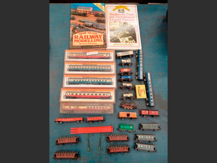 LOT: PSL MODEL RAILWAY TRAINS