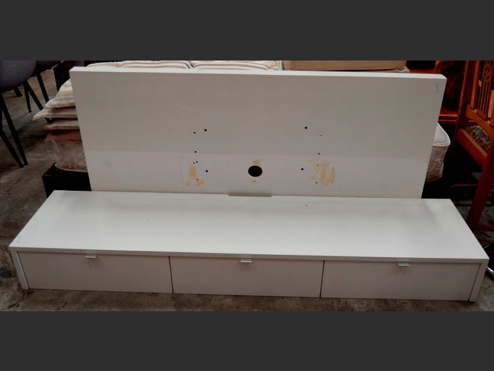 WHITE DUCO 3-DRAWER WALL MOUNT TV STAND & WALL MOUNT TV BOARD, 180 x 40 x 22cm