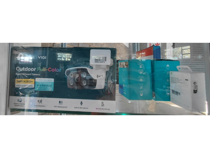 LOT OF TP-LINK OUTDOOR FULL COLOR CAMERA/ POPUP MOBILE EXTERNAL/WEB CAMS/ APPLE USB-C 20W POWER ADAPTOR 