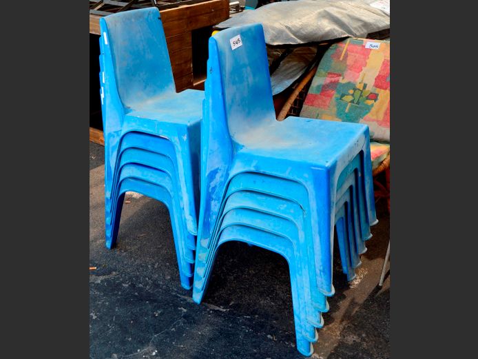 LOT: 10 x BLUE PLASTIC STACK CHAIRS [Weathered]
