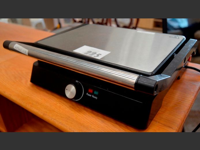 MELLERWARE MULTI-FUNCTION GRILLER [Switches on, untested further]