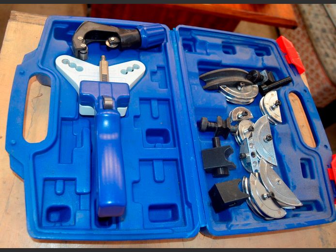 WK-666 MANUAL TUBE BENDING & CUTTING TOOL KIT IN CASE