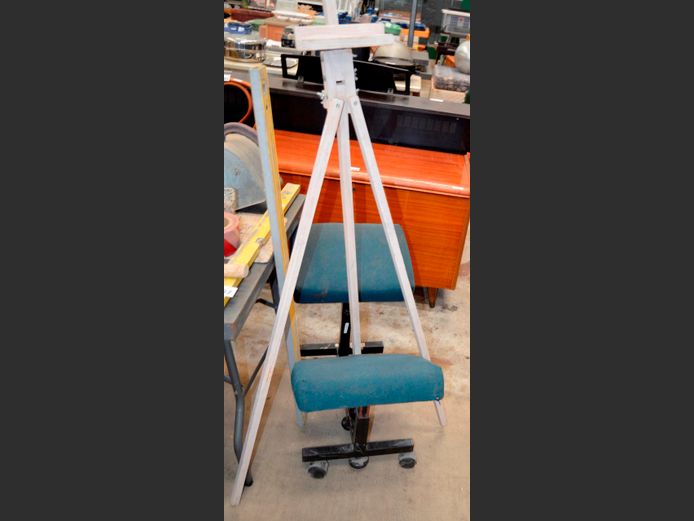 WHITE WASHED PINE EASEL & A POSTURE CHAIR