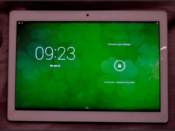 PROLINE 1051H 10" TABLET [Switches on, no charger]