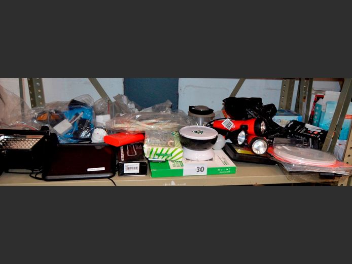 LOT: L.E.D. STRIPLIGHT, BULBS, SPOTLIGHTS, etc [Untested]