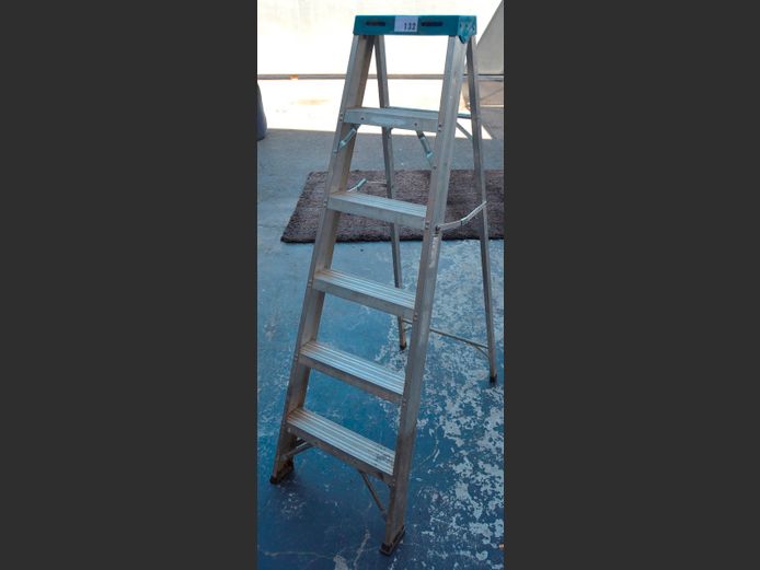 ALUMINIUM 5-STEP LADDER ### PLUS VAT ###