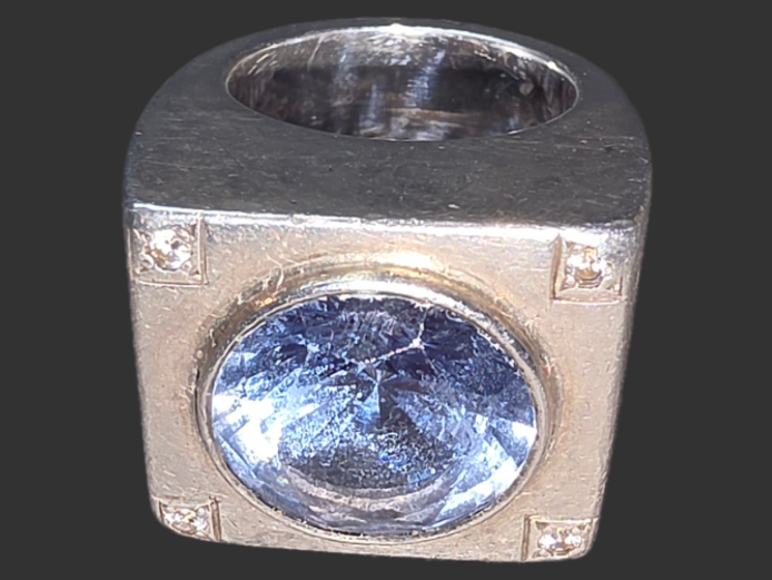 VINTAGE STYLE SILVER SIGNET STATEMENT RING WITH DIAMOND & CENTRE STONE