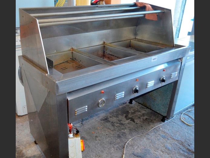 STAINLESS STEEL 3-PHASE, 3-PAN FREE STANDING CHIP FRYER, 152 x 70 x 132cm [Untested]