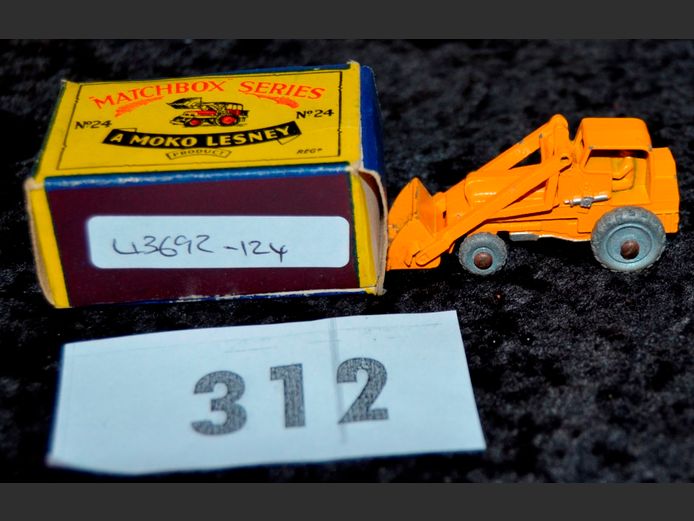 MATCHBOX SERIES NO. 24 HYDRAULIC EXCAVATOR