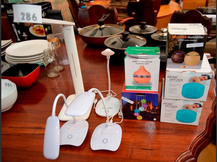 VARIOUS DESK LAMPS, AROMA DIFFUSER, etc [Untested]