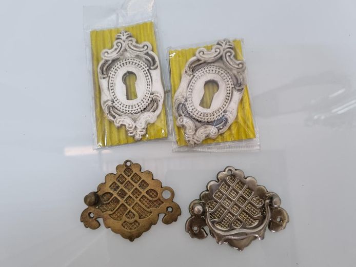 Decorative Furniture Hardware: Escutcheons & Brass Drop Pull Handles