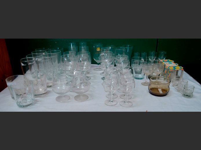 ASSORTED DRINKING GLASSES: WINE, SHERRY, PILSNER, etc